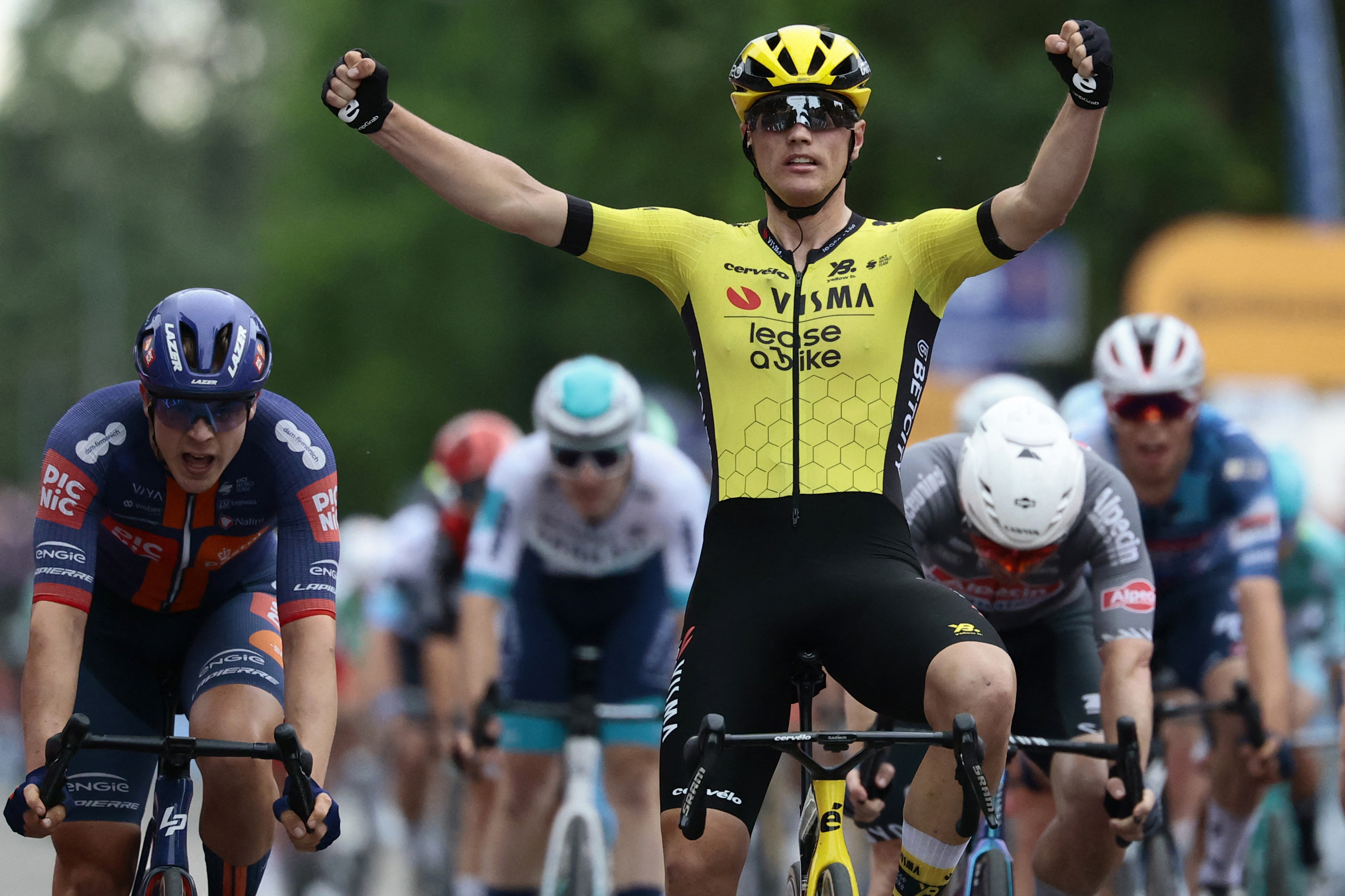 Olav Kooij ganó la etapa 12 del Giro de Italia; Isaac del Toro sigue líder