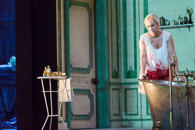 Escena de aborto genera controversia en Royal Opera House de Londres