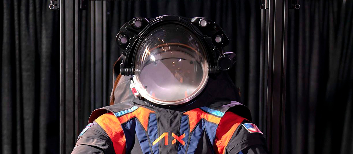 La NASA presentó el nuevo traje espacial que se adapta mejor a las mujeres
