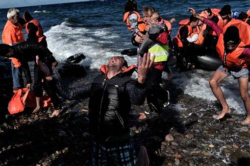 Desmantelan fábrica turca que hacía salvavidas falsos para refugiados