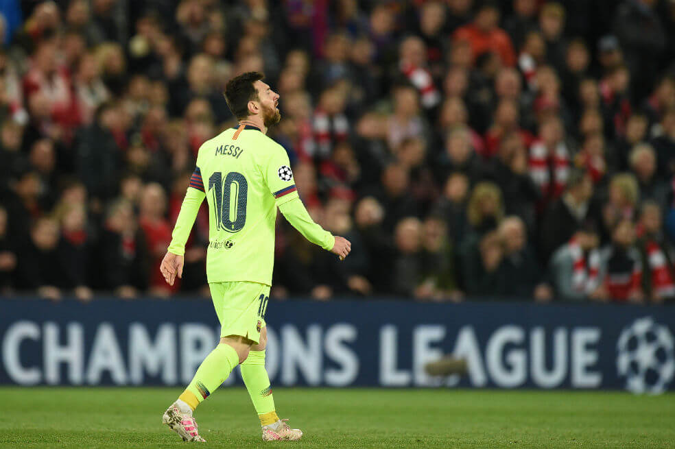 Encontronazo entre Messi e hinchas de Barcelona en el aeropuerto de Liverpool