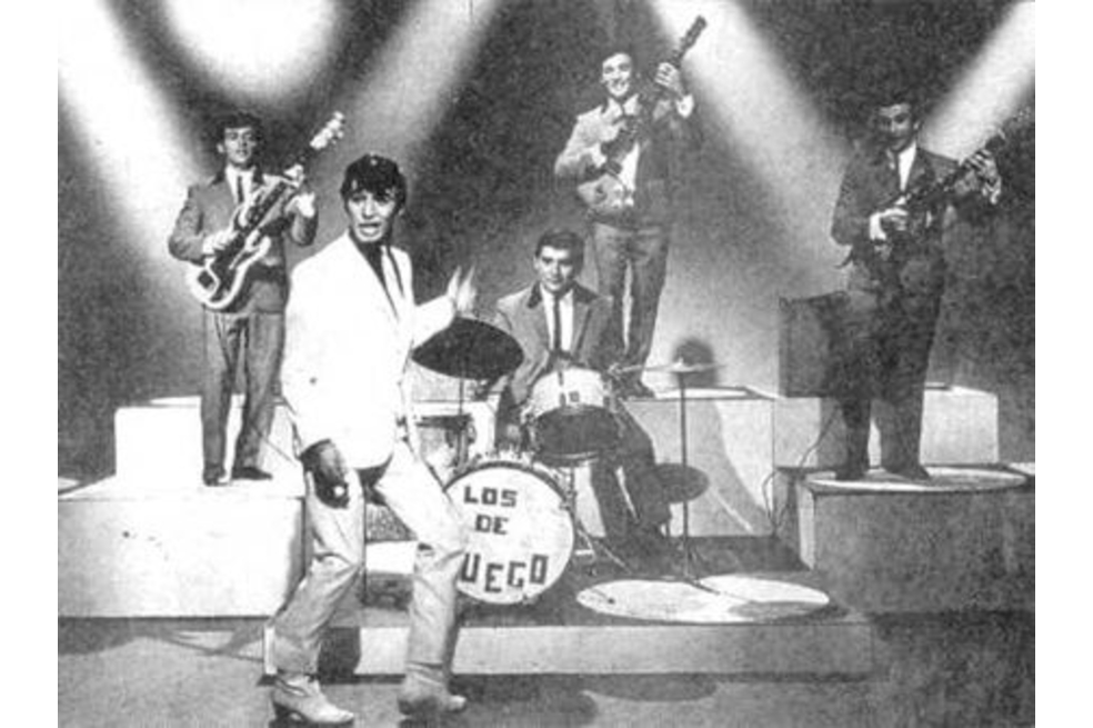 Imagen de una de las presentaciones de "Los del fuego", plenos años 60, con Sandro como voz principal.