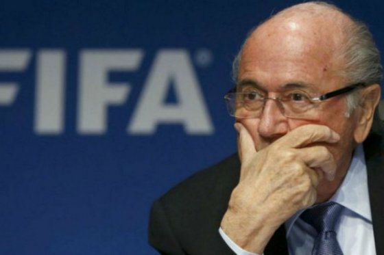 Blatter se mostró «muy sorprendido» por los registros en la Federación Francesa