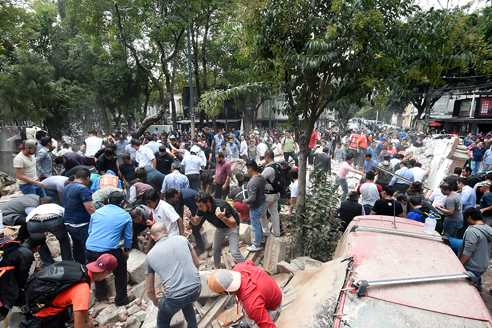 Asciende a 286 número de víctimas mortales por sismo en México