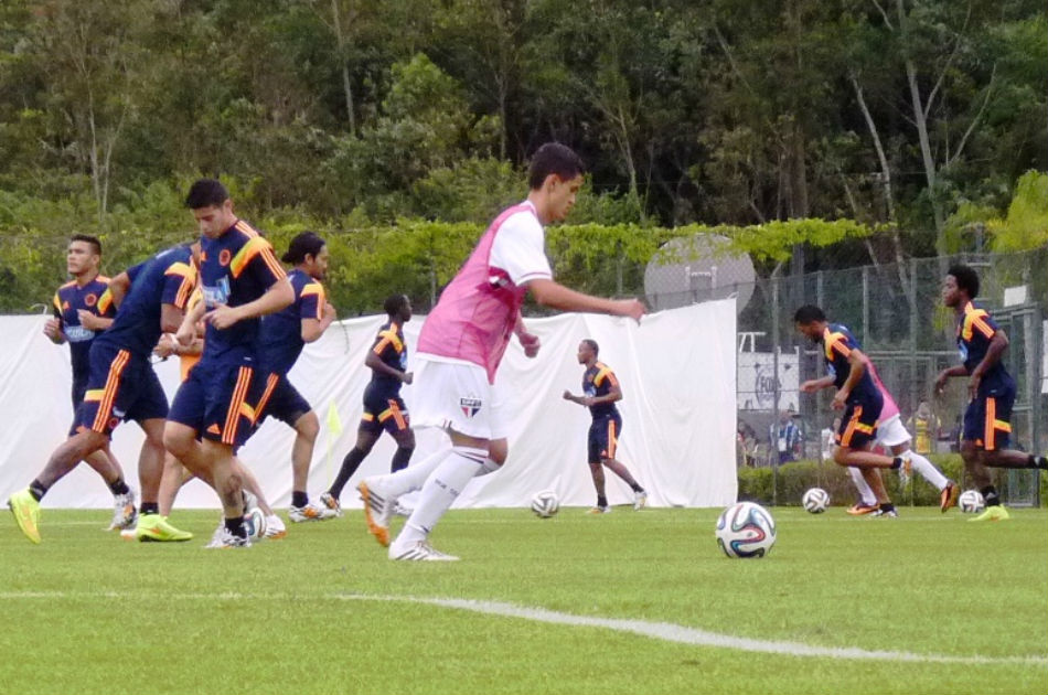 La Selección Colombia  entrenó ante la mirada de 1500 fanáticos