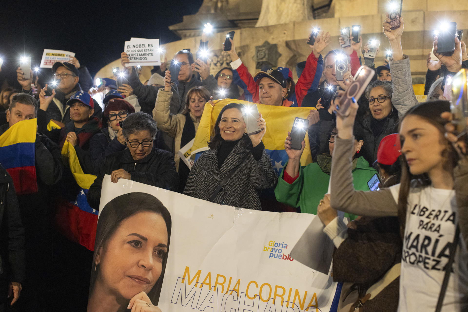 BARCELONA, 06/12/2025.- El partido de la premio Nobel de la Paz María Corina Machado, 'Vente Venezuela', organiza una movilización en Barcelona "por la paz y la libertad". EFE/Marta Pérez