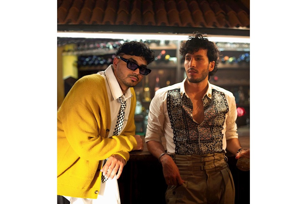 Sebastián Yatra lanza “A dónde van” y habla de la serie con Tini Stroessel