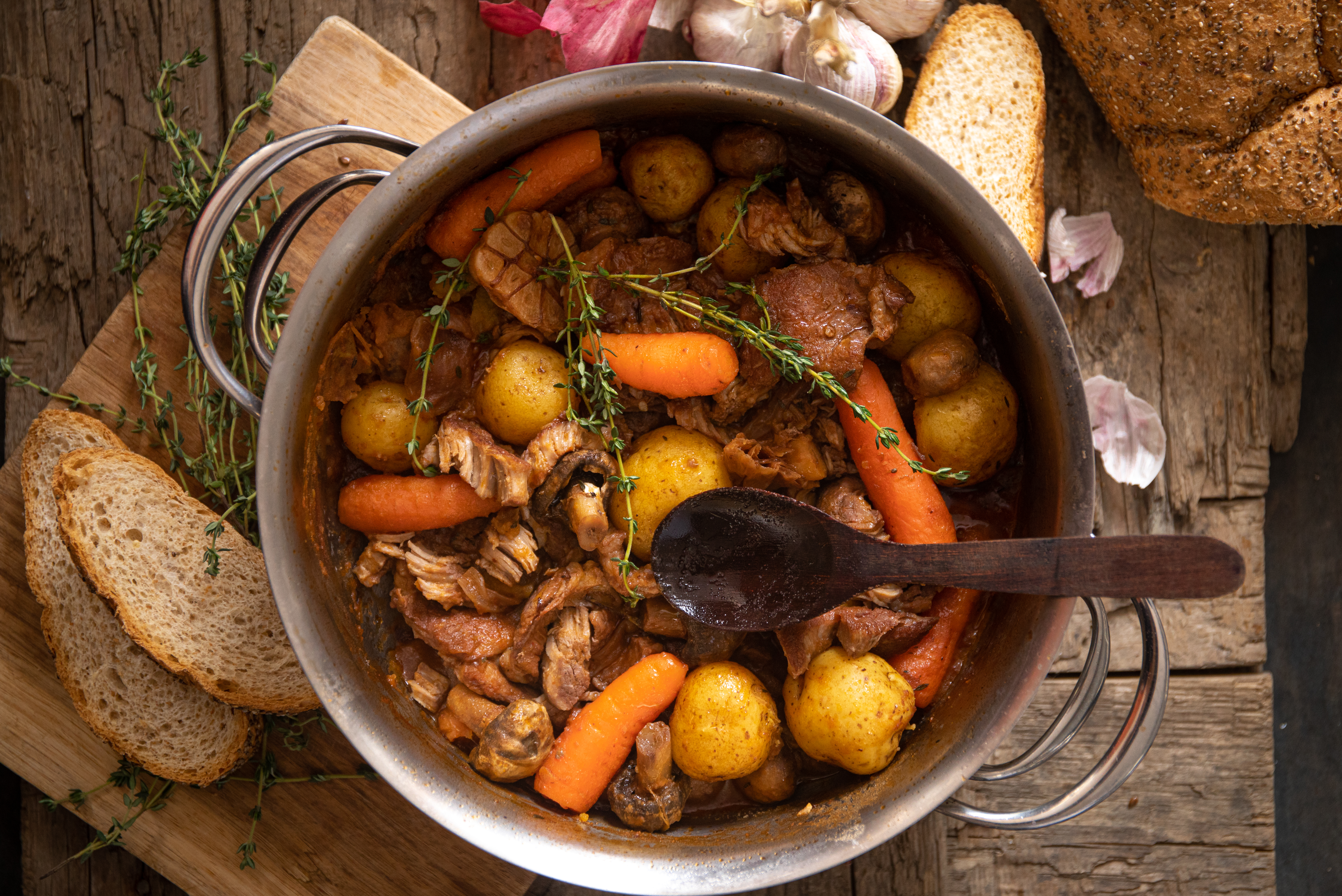 Estofado de carne a la cerveza, así se prepara esta receta