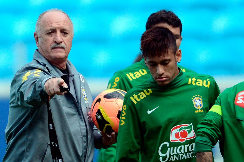 Scolari trata de quitarle responsabilidades a Neymar