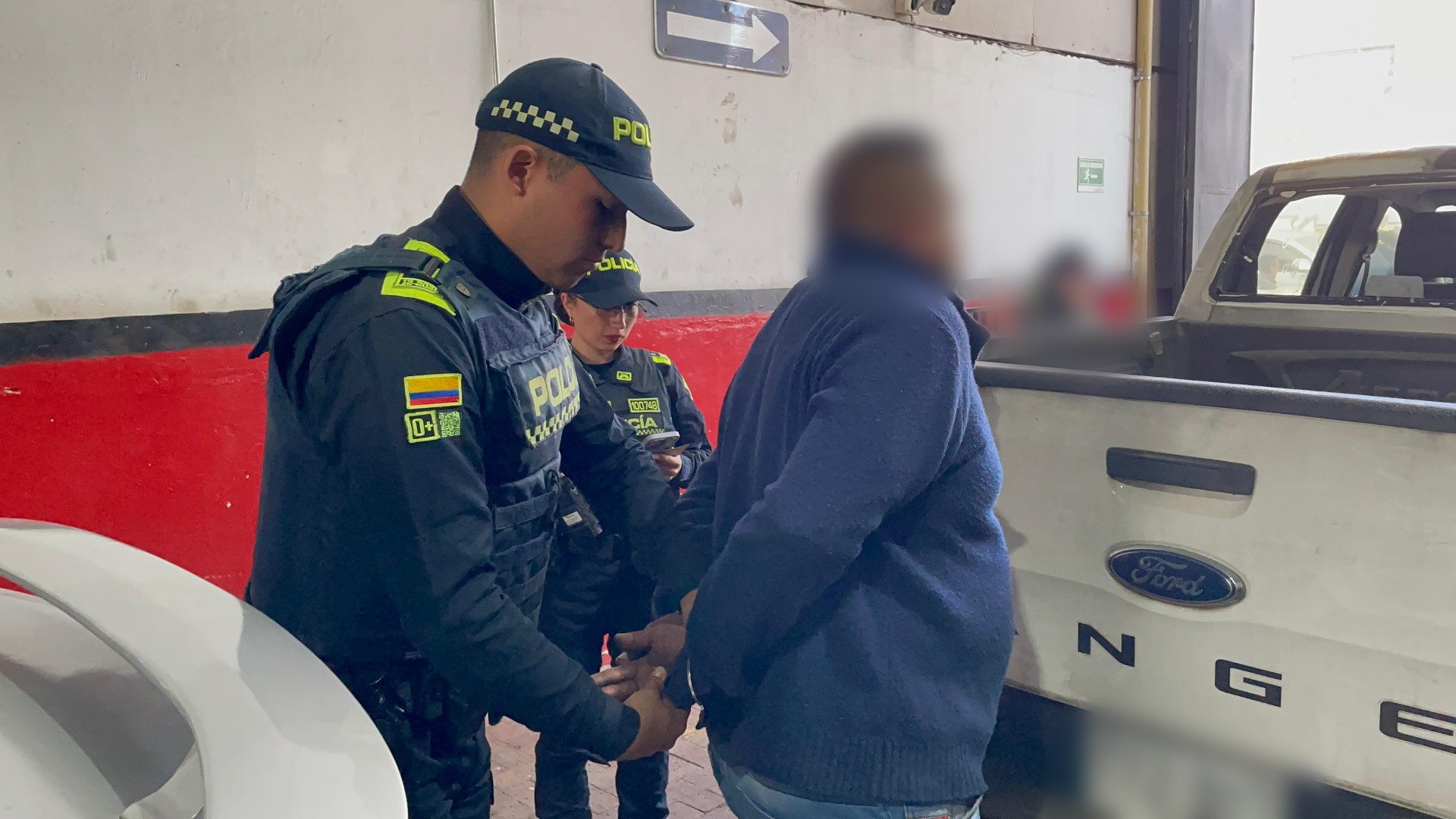 Incautaciones, comparendos y tres detenidos deja operación policial en el barrio 7 de Agosto