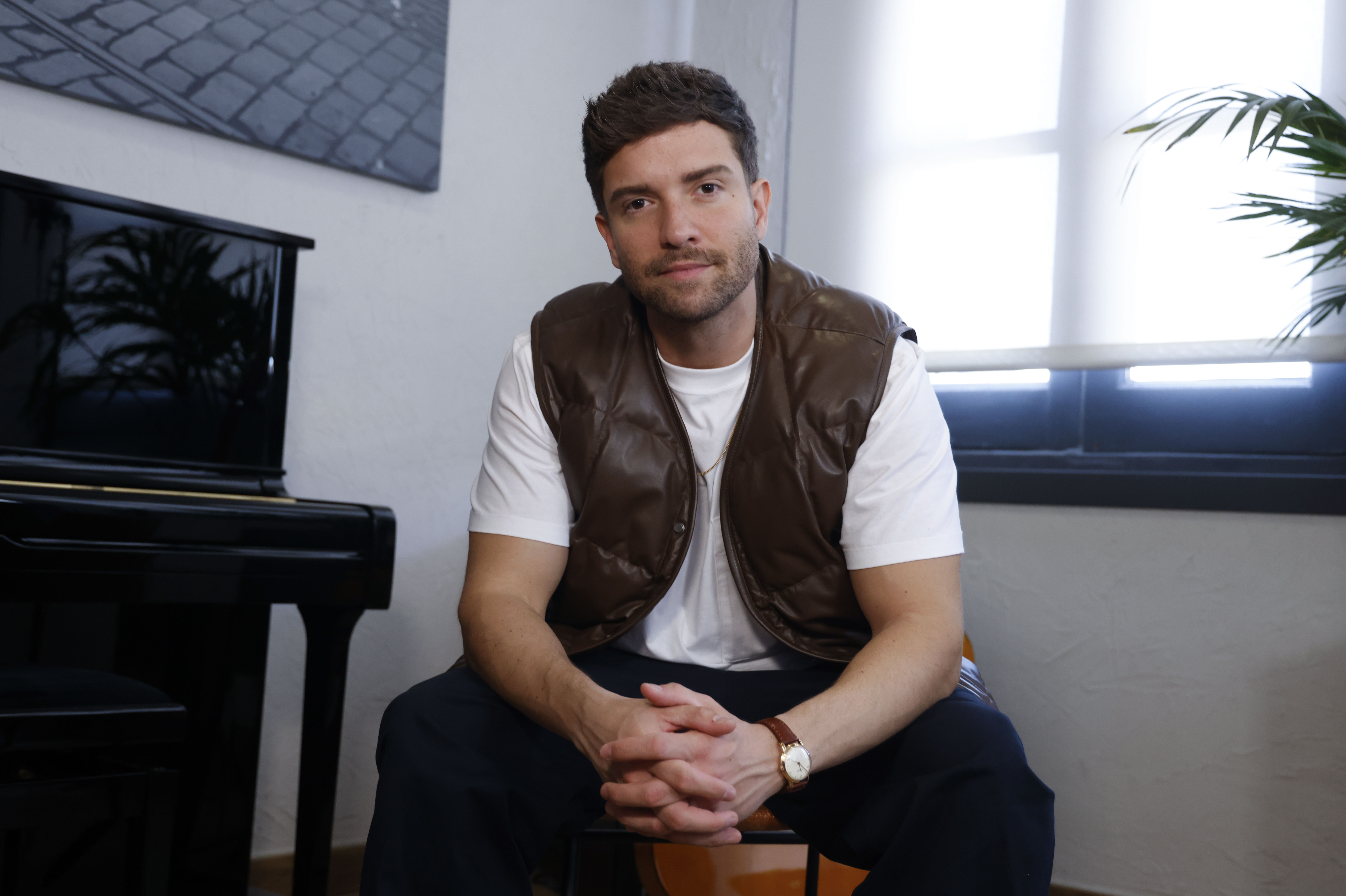 Pablo Alborán enciende alarmas al cancelar show: “He sido diagnosticado con neumonía grave”