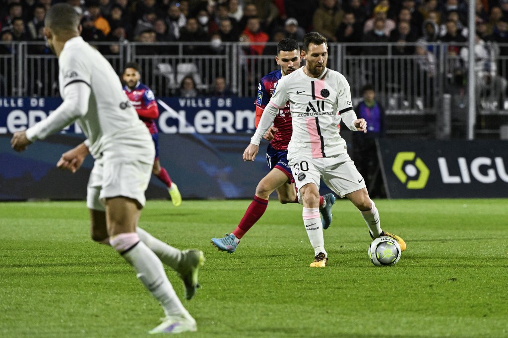 Tres asistencias de Messi y tripletes de Neymar y Mbappé, en el mismo partido