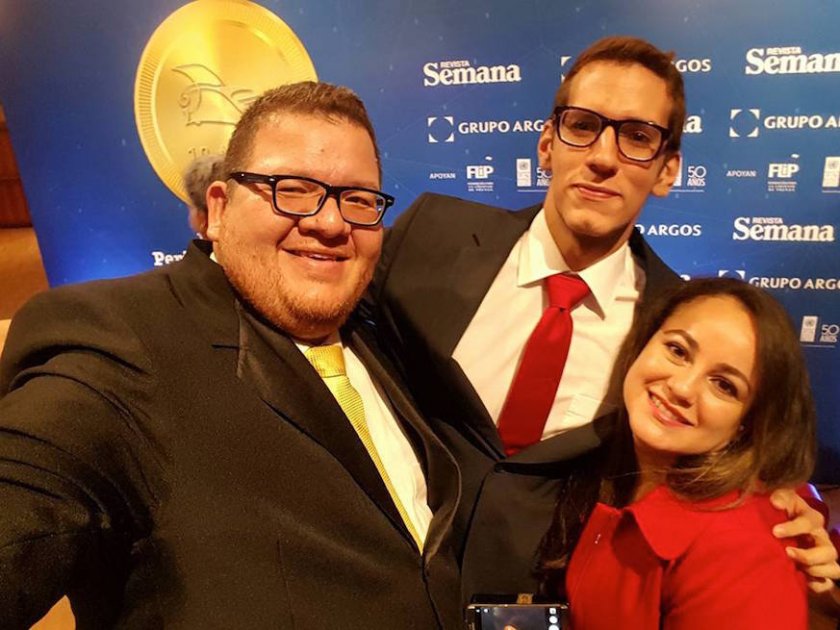 Por el trabajo colectivo "La 'República Independiente' de la coca", Cristian Herrera obtuvo el premio de periodismo regional Semana en 2016. /Foto: archivo particular.