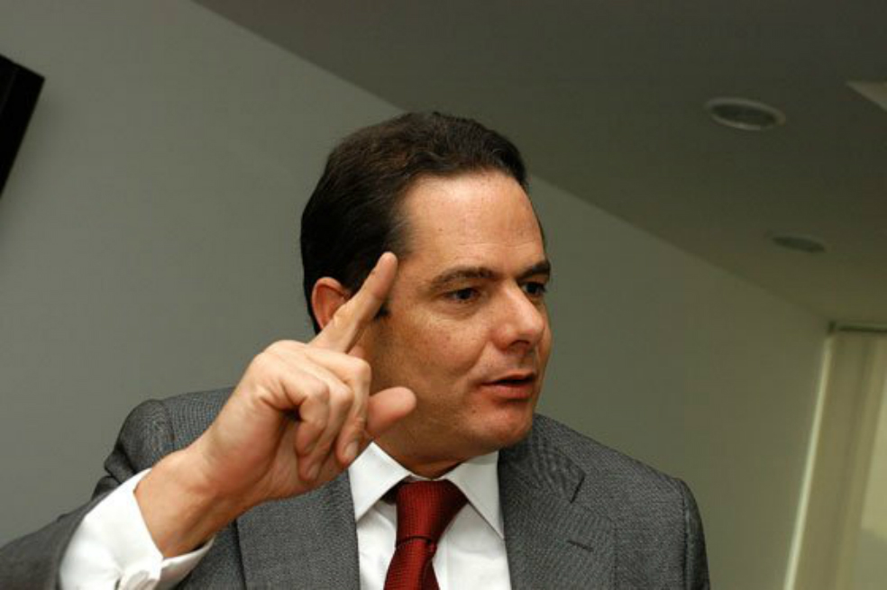 Germán Vargas Lleras, otro candidato que irá por firmas