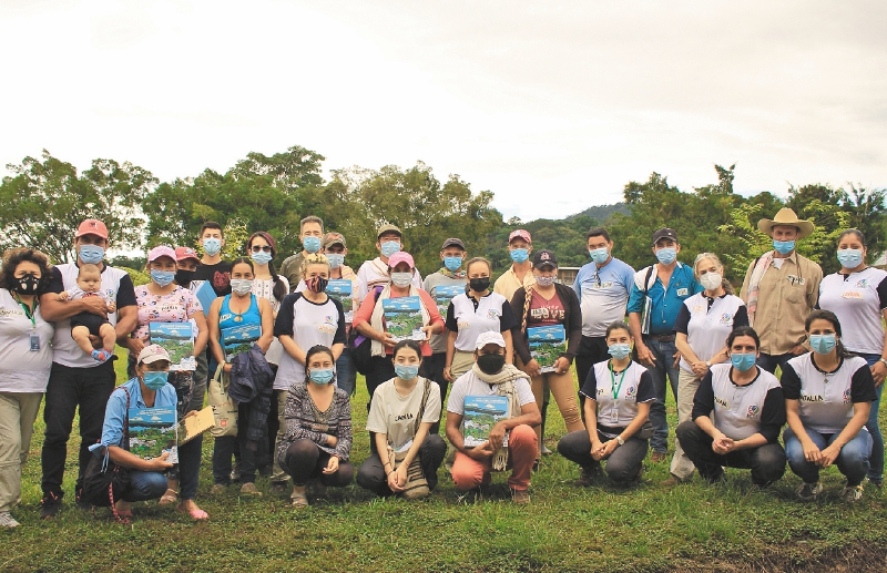 Los campesinos y su compromiso con replicar sus conocimientos de forestería comunitaria. / FCDS