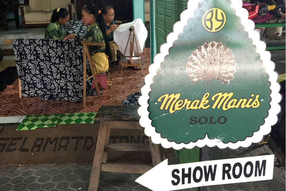 ¿De qué se trata la técnica de tejidos Batik de Indonesia y por qué está en vía de extensión?