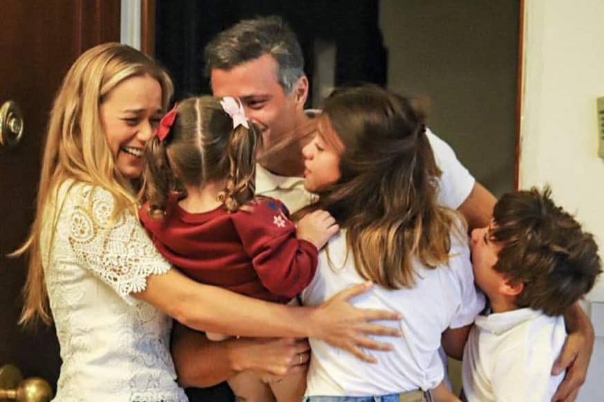 Así fue el reencuentro de Leopoldo López con su familia en España | EL  ESPECTADOR