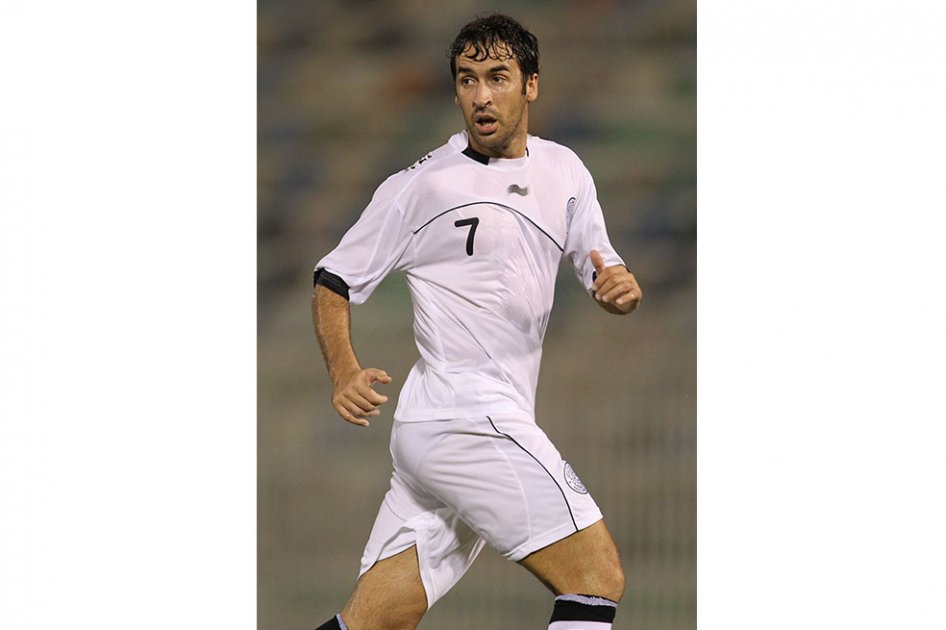 El legendario Raúl firma con el Cosmos de Nueva York