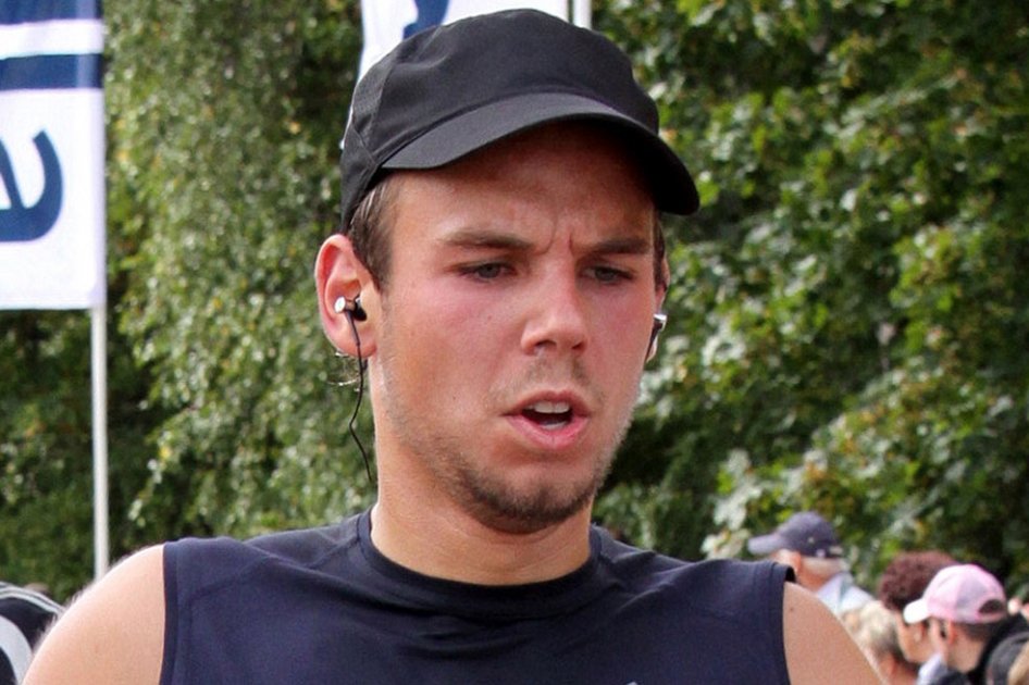 Copiloto de Germanwings buscó en internet datos sobre sobre suicidio y puertas de cabina