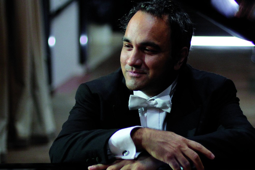 Teatro digital culmina programa de septiembre con el pianista Alexander Panizza