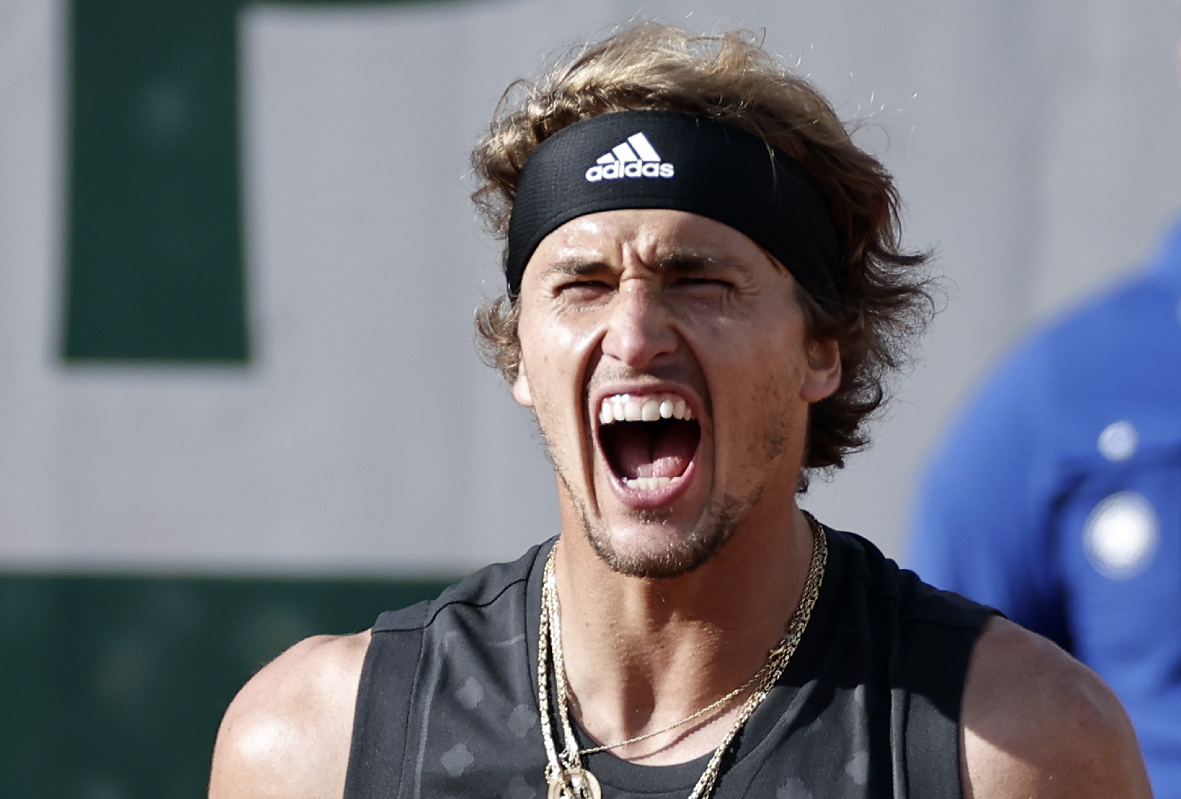 Afuera la promesa: Zverev sacó a Alcaraz en un partidazo de Roland Garros