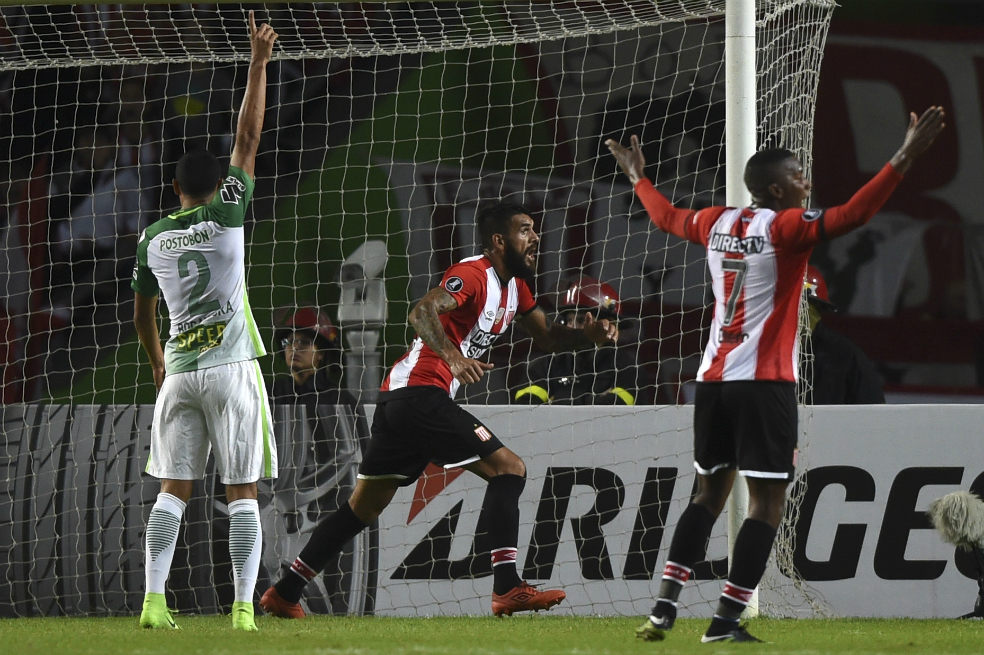 Con un pie afuera de la Libertadores: Nacional cayó en Argentina ante Estudiantes