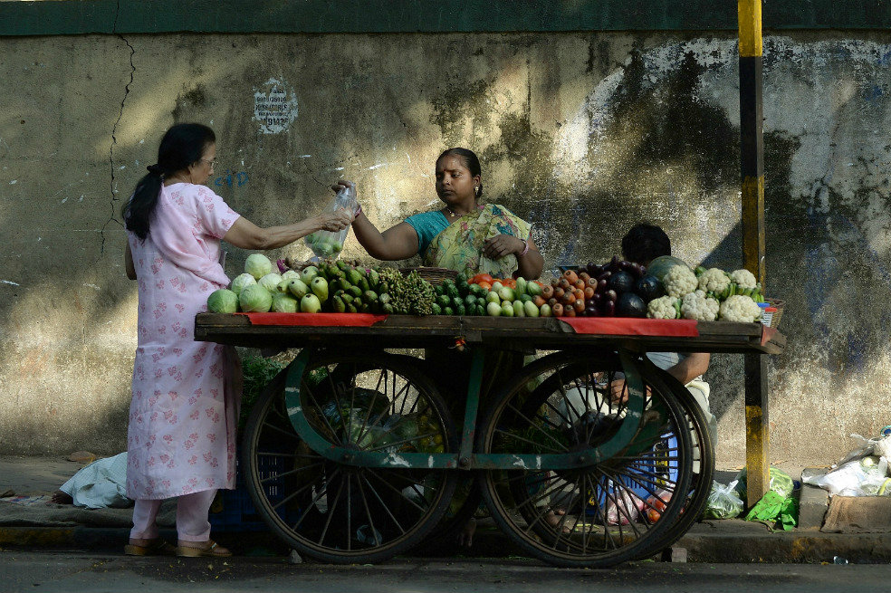 ¿Qué sucede con los vendedores ambulantes en la India?