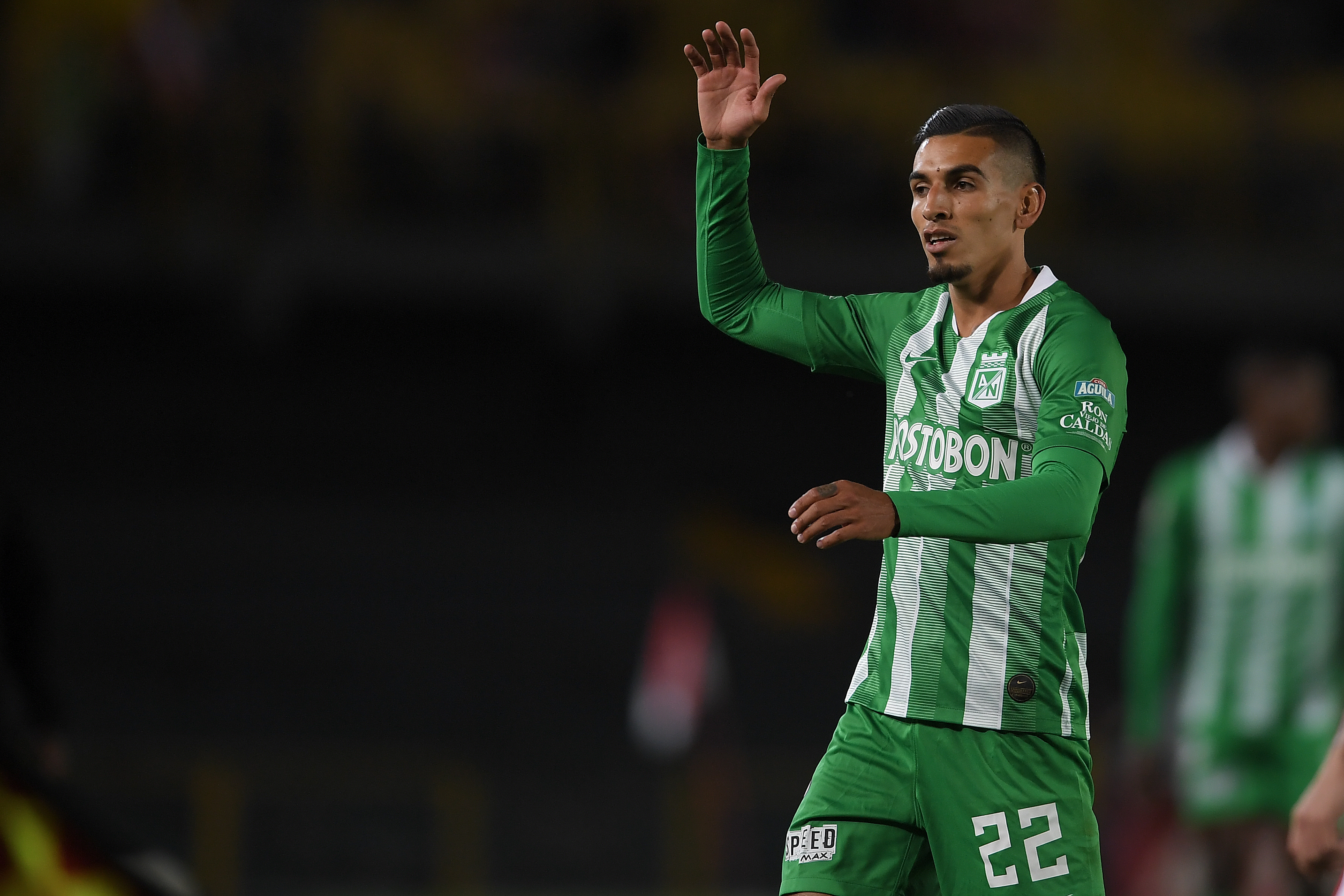 Futbolista colombiano que juega como defensa de Atlético Nacional, en el partido ante Independiente Santa Fe por la Copa Águila 2019.