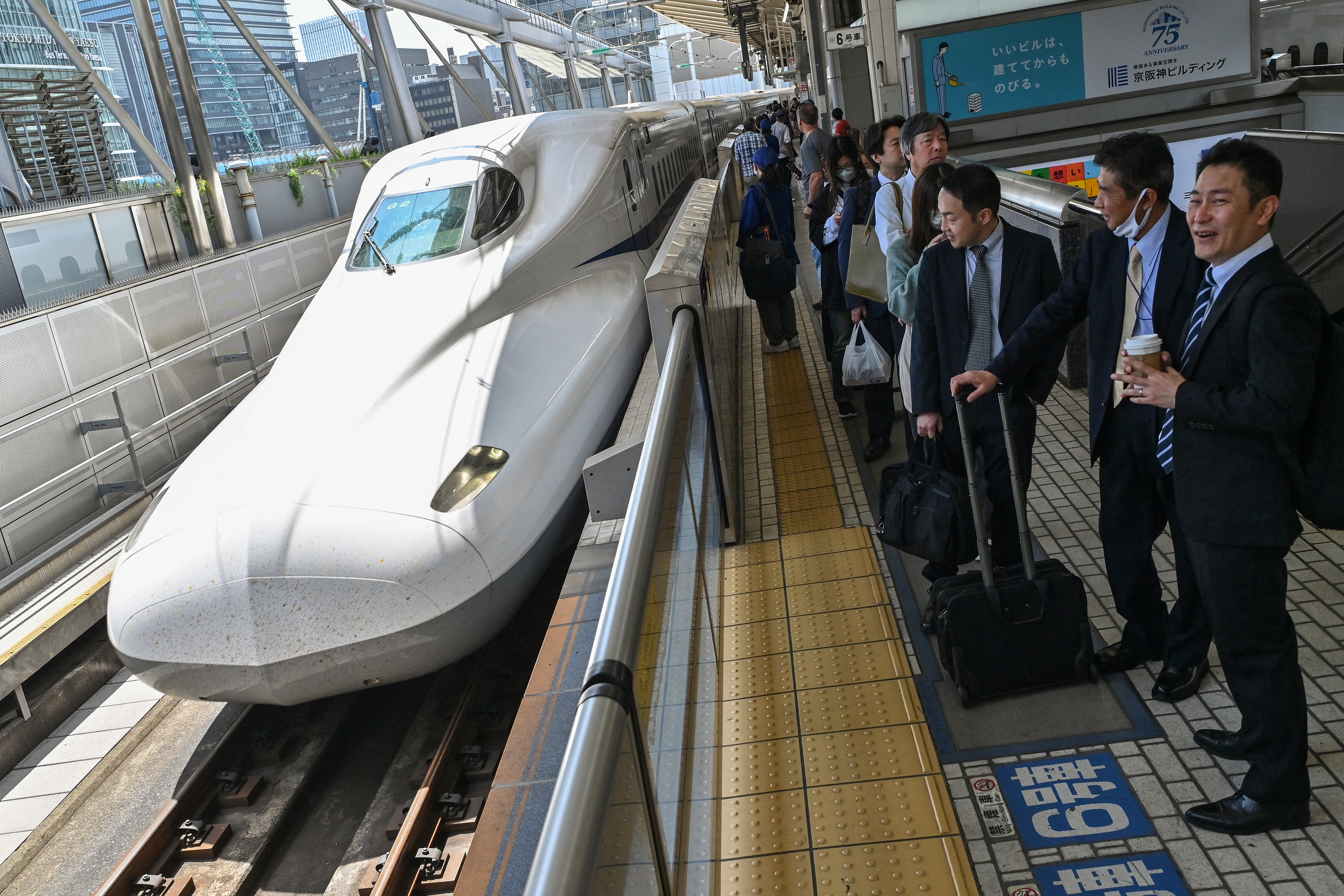 La historia del hombre que murió en un tren en Japón y nadie lo notó en 12 horas