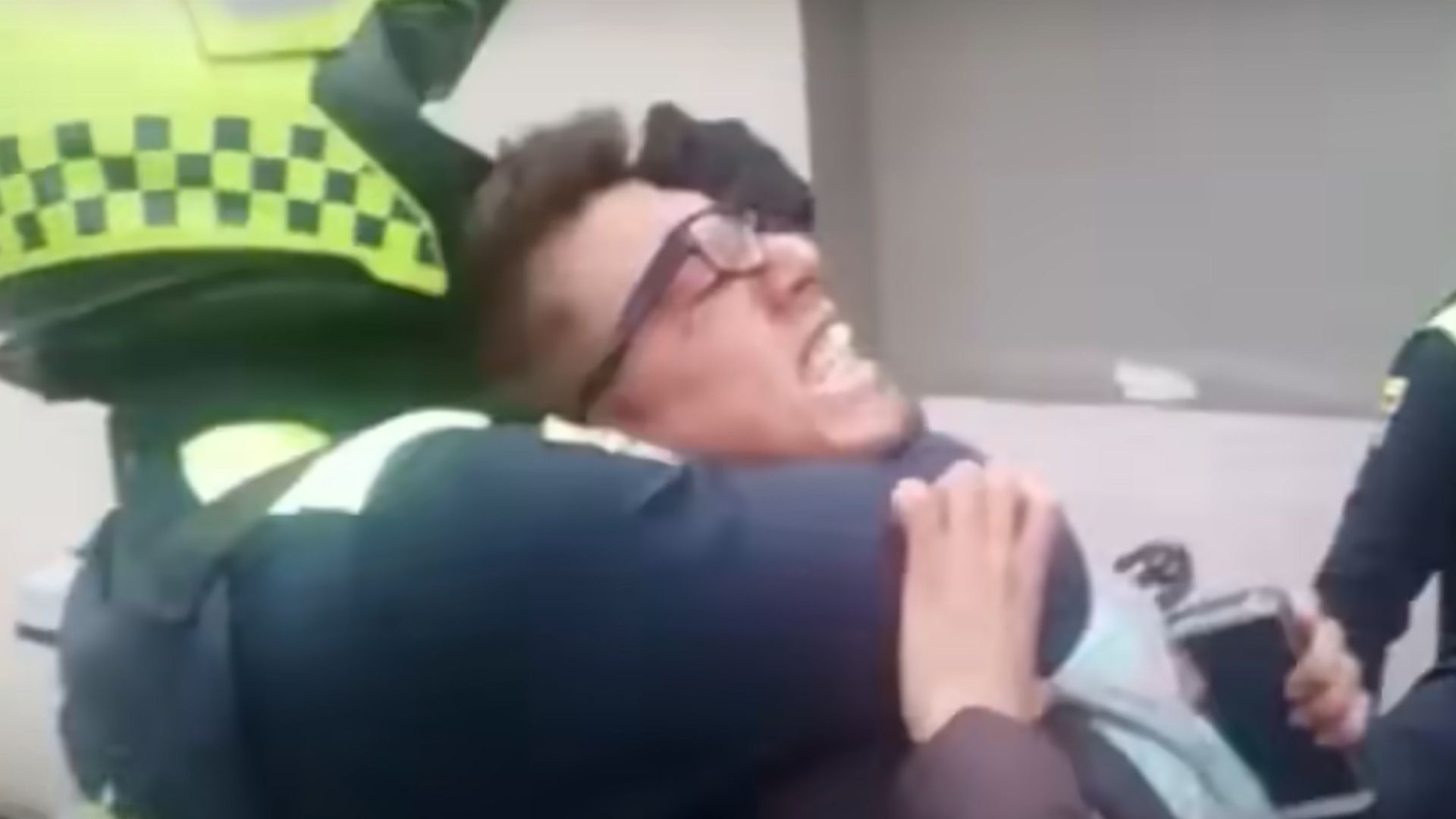 Joven denuncia que policías lo asfixiaron en el sur de Bogotá