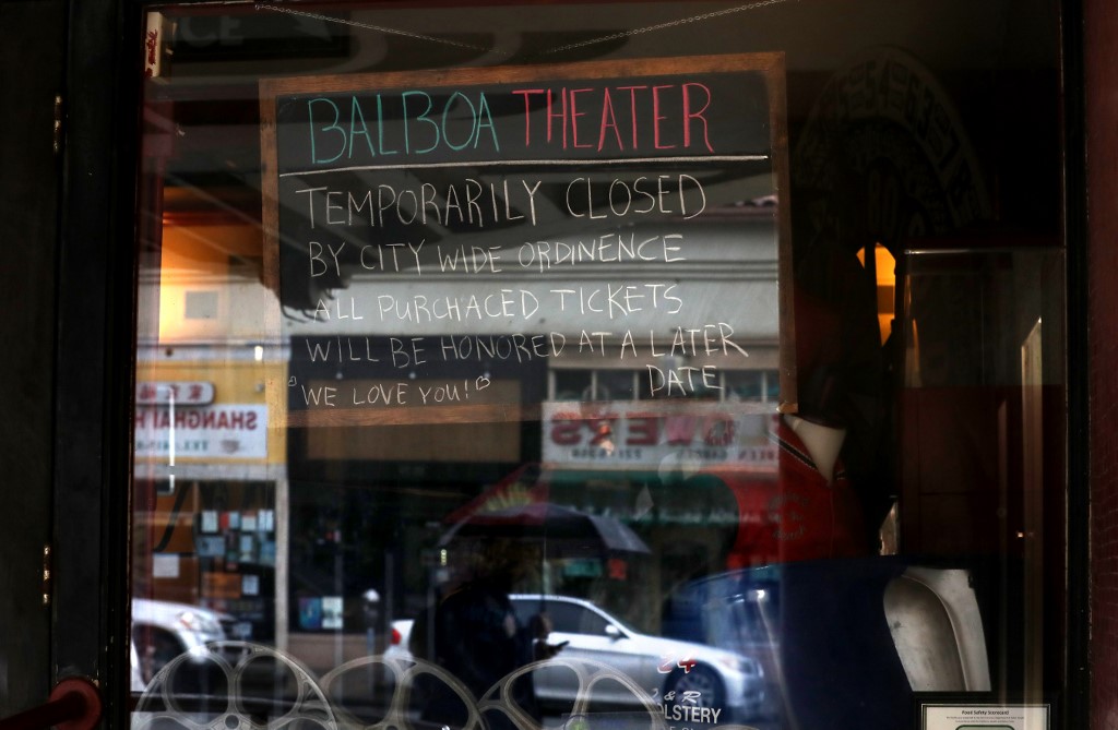 Universal estrenará cintas simultáneamente en cines y hogares