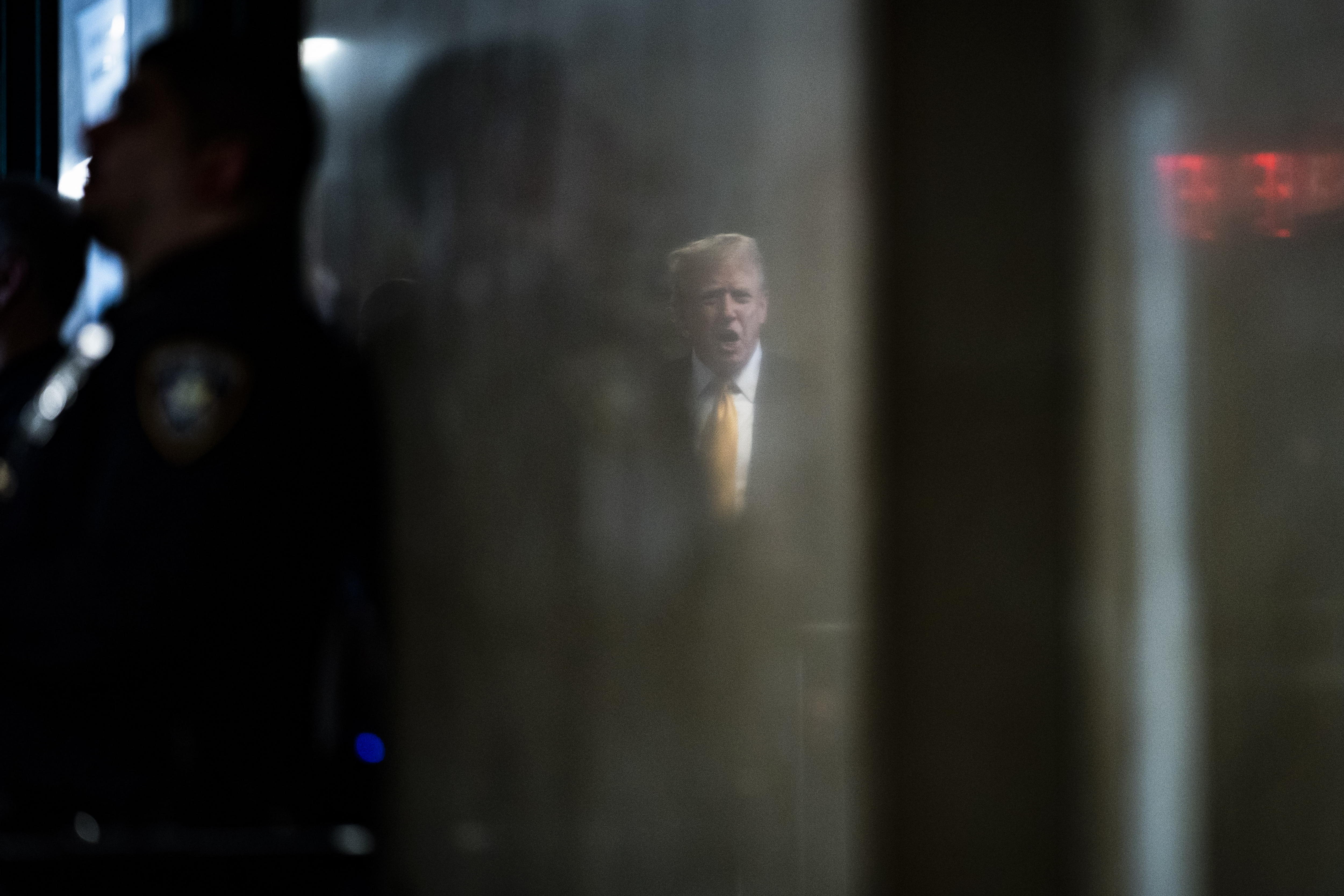 “Ni la madre Teresa”: Trump se queja de juicio en su contra mientras jurado delibera