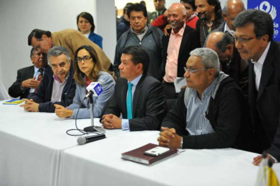 Principio de acuerdo entre Gobierno y Fecode para levantar el paro