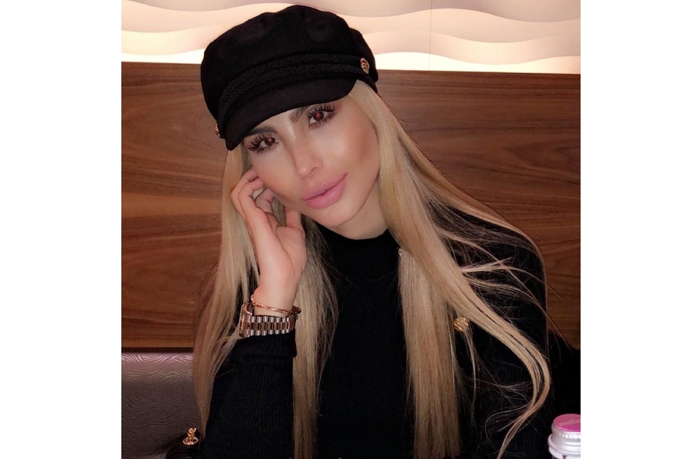 Además de modelo, Stephanie se desempeña como bloguera de belleza y estilo de vida. Ruiz, ha sido la mujer que se ha robado las miradas de los seguidores de Mateo, luego de aparecer en varias de sus publicaciones. Meses antes, Mateo fue vinculado sentimentalmente con la también modelo y presentadora Jessica Cediel.