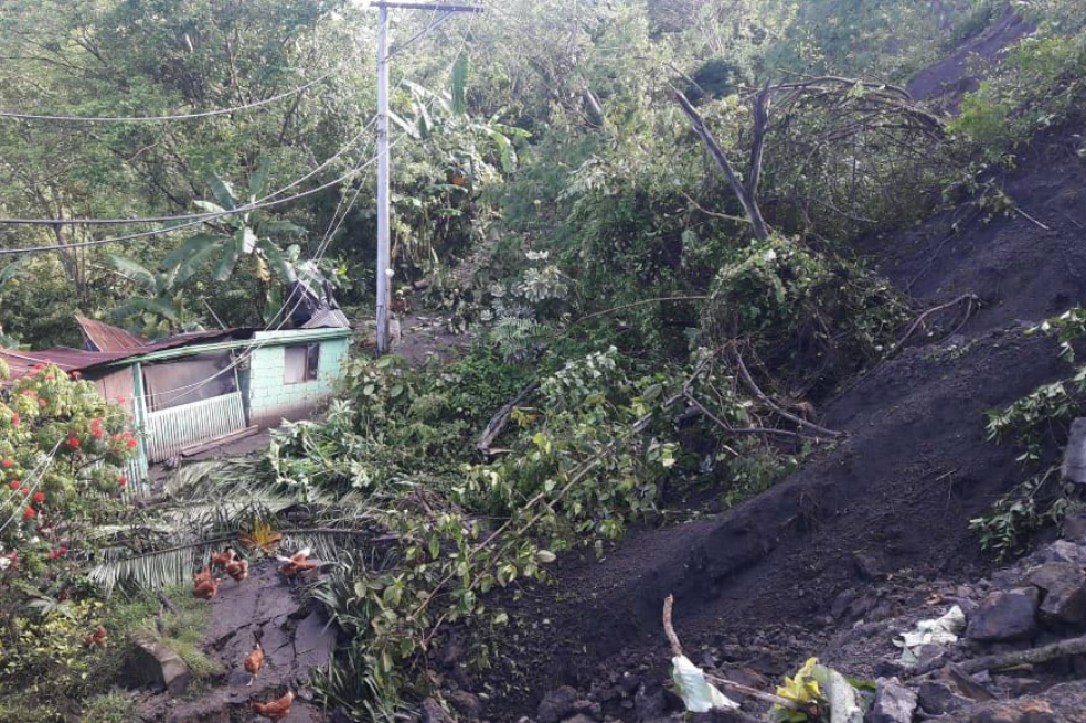 Ordenan reubicación de 37 familias afectadas por deslizamientos en Cundinamarca