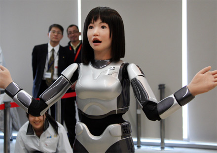Japón enviará androide a estación espacial en 2013