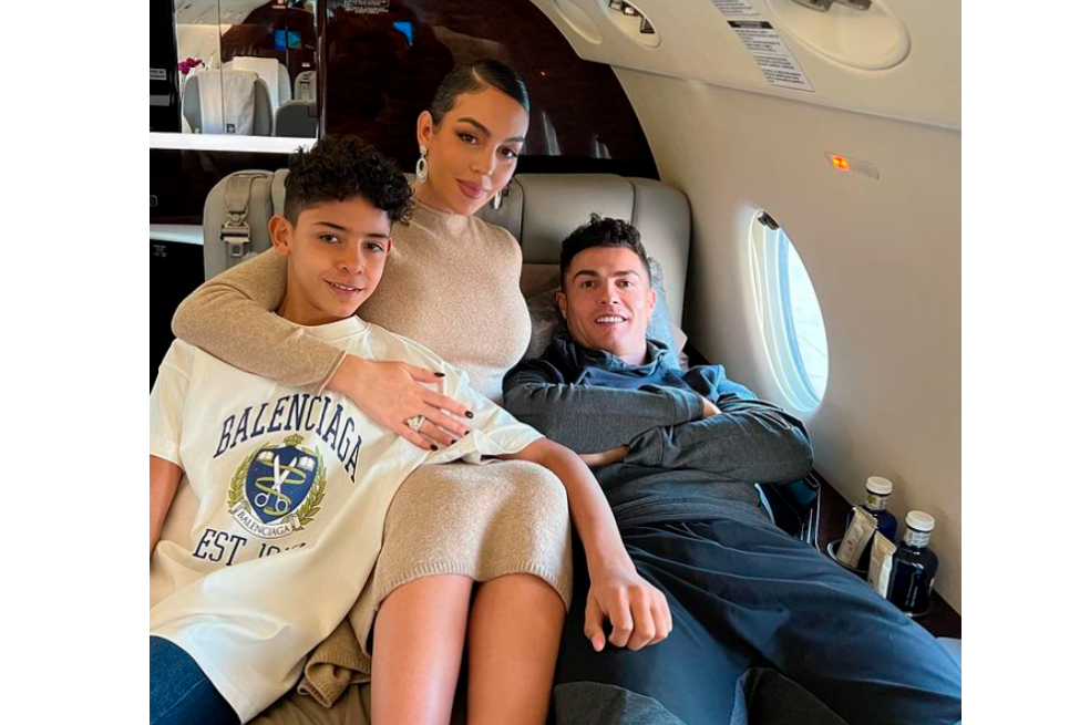 Cristiano Jr nació en julio del 2010 cuando el futbolista estaba en una relación con la modelo Irina Shayk, pero ella no es la madre del pequeño. La madre biológica acordó mantener confidencial su identidad.