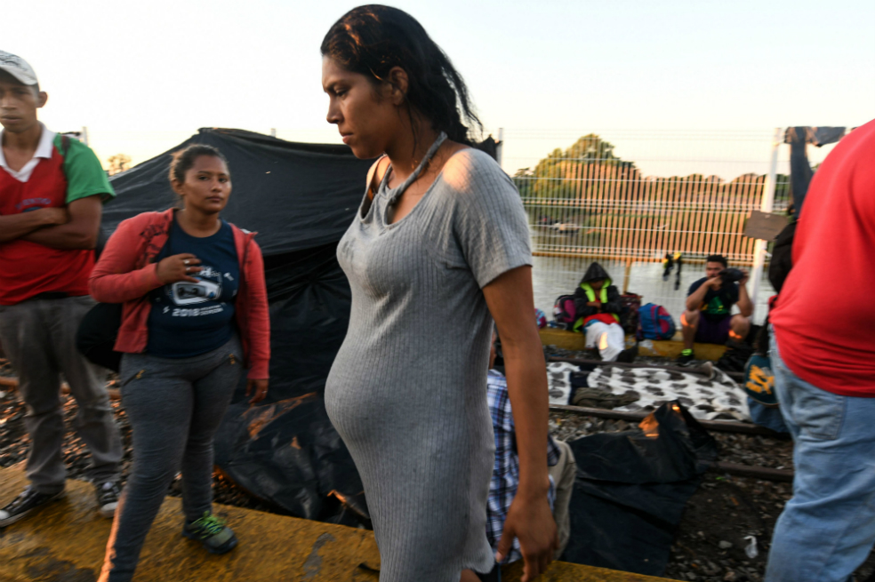 «Quiero que mi hijo sea norteamericano», embarazadas de caravana migrante