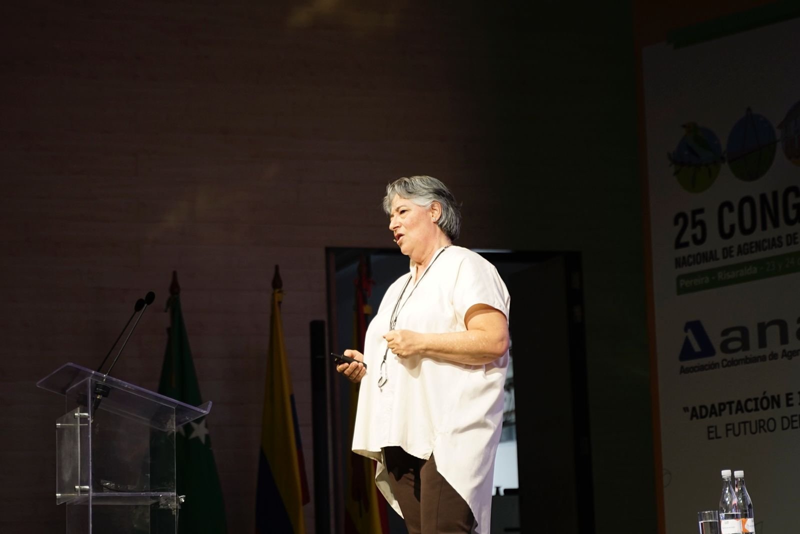 "¿Qué produce plenitud? el reconocerse como ser humano por las virtudes amable, generosa y sencilla...Cuando una organización tiene un buen producto y tiene gente feliz, permanecerá en el mercado": María Clara Villegas.