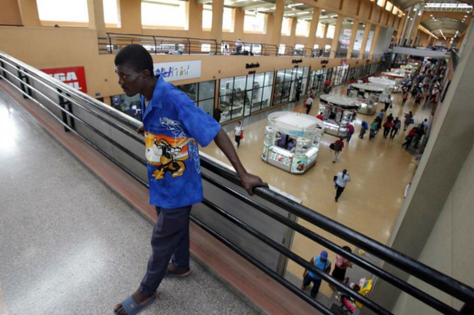 La llamada telefónica de la que depende el viaje de los migrantes africanos