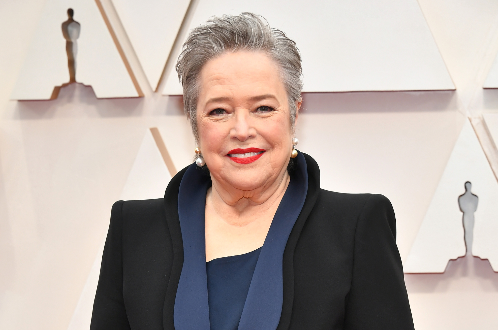 Kathy Bates asiste a la 92.ª edición de los Premios Óscar en Hollywood and Highland el 9 de febrero de 2020 en Hollywood, California.