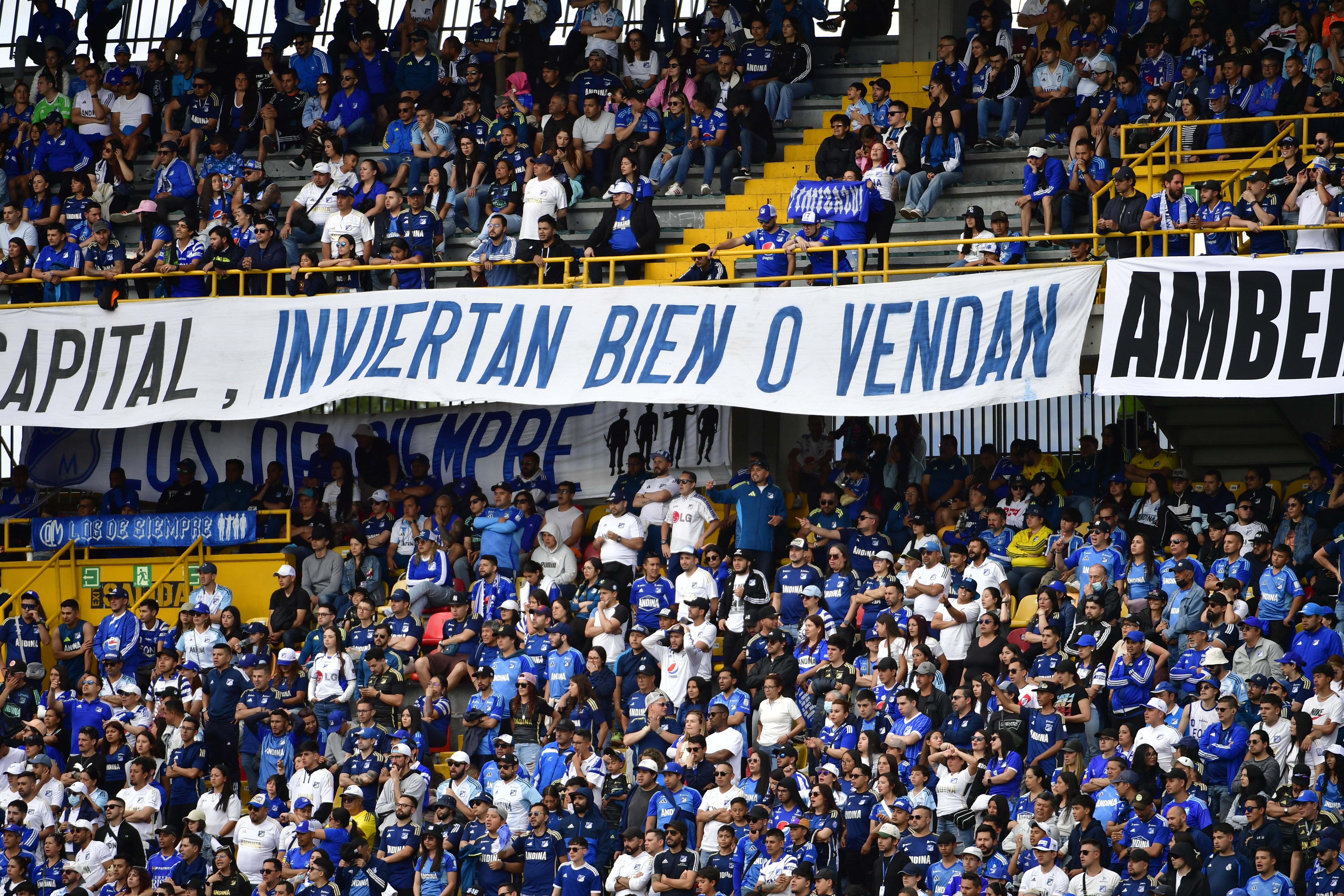 Nadie quiere vestir de azul