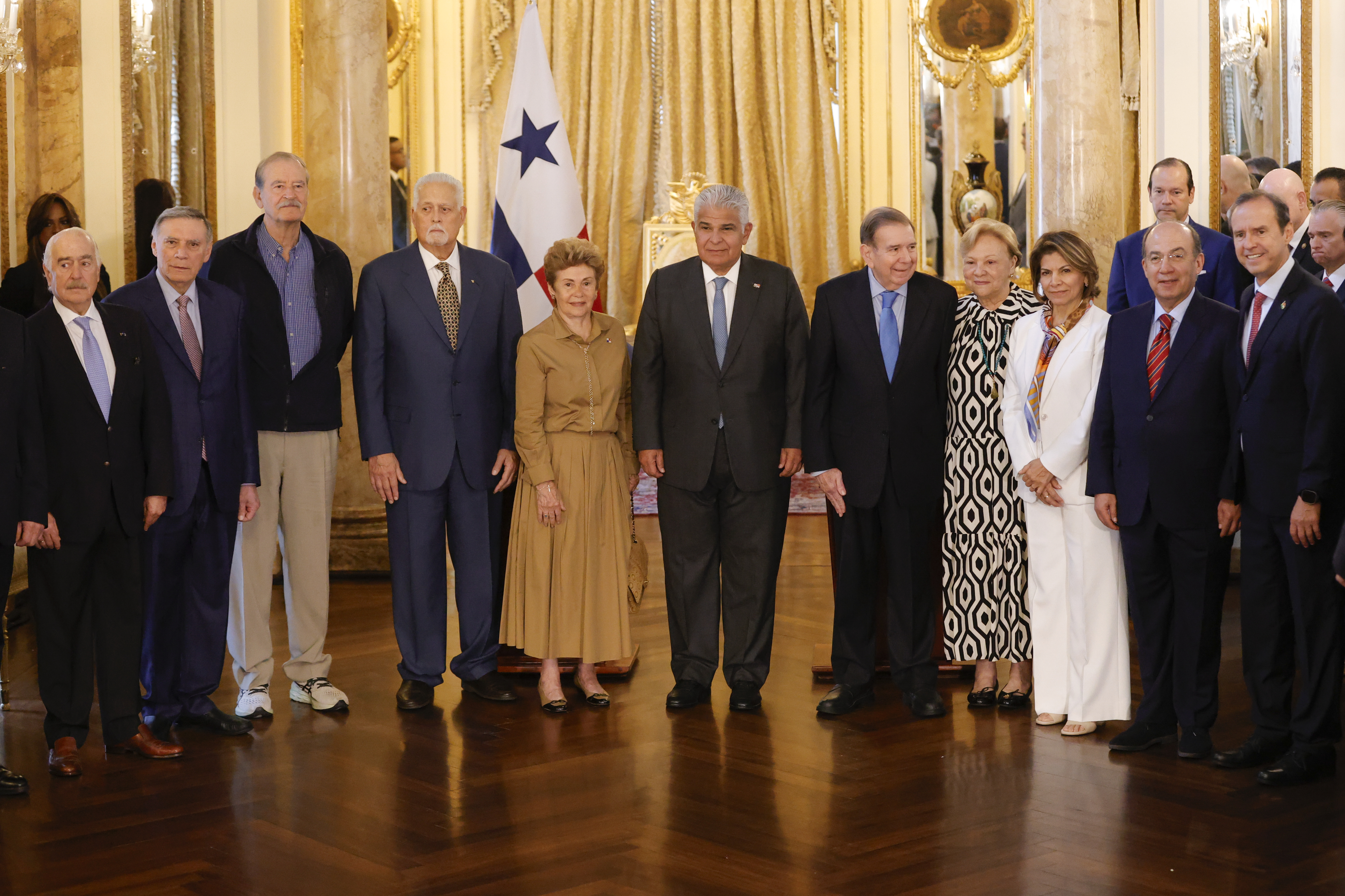 Edmundo González se reúne con expresidentes latinoamericanos en Panamá