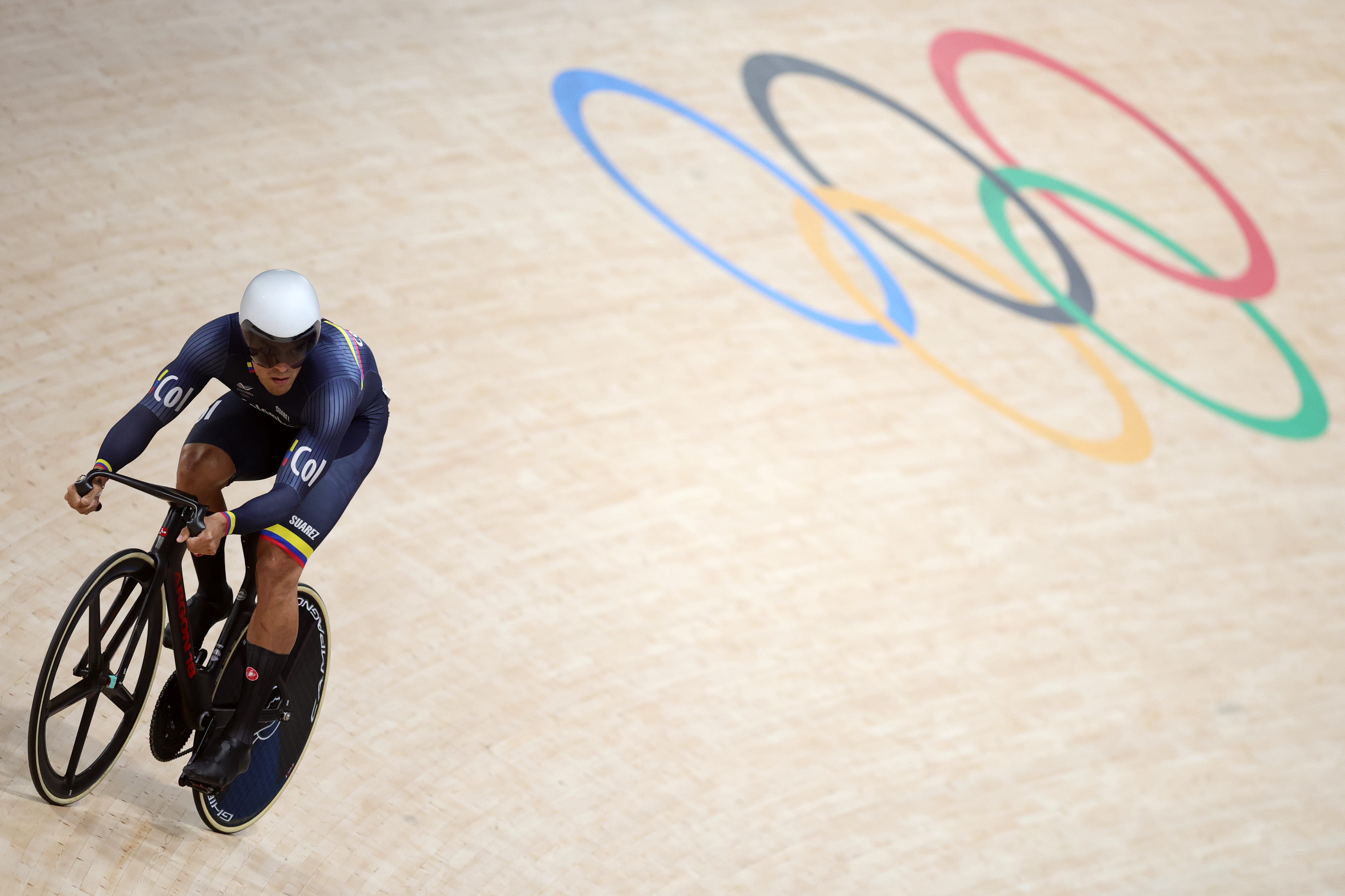 Cristian Ortega sacó la cara por Colombia en el arranque del ciclismo de pista
