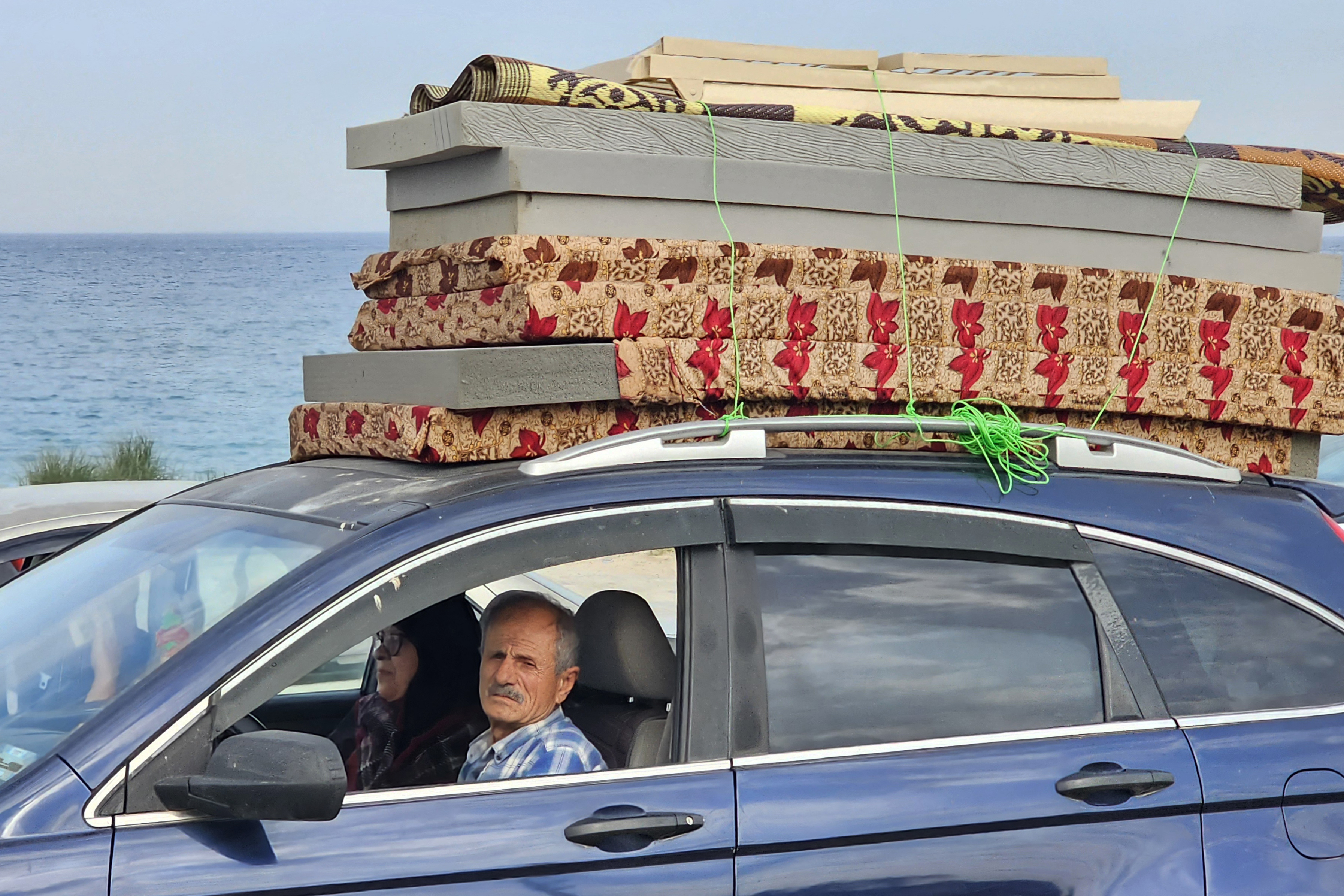 Familias libanesas vuelven a Beirut y al sur tras cese al fuego con Israel