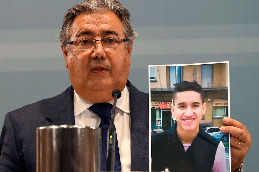 España confirma identidad del conductor de furgoneta de atentado en Barcelona