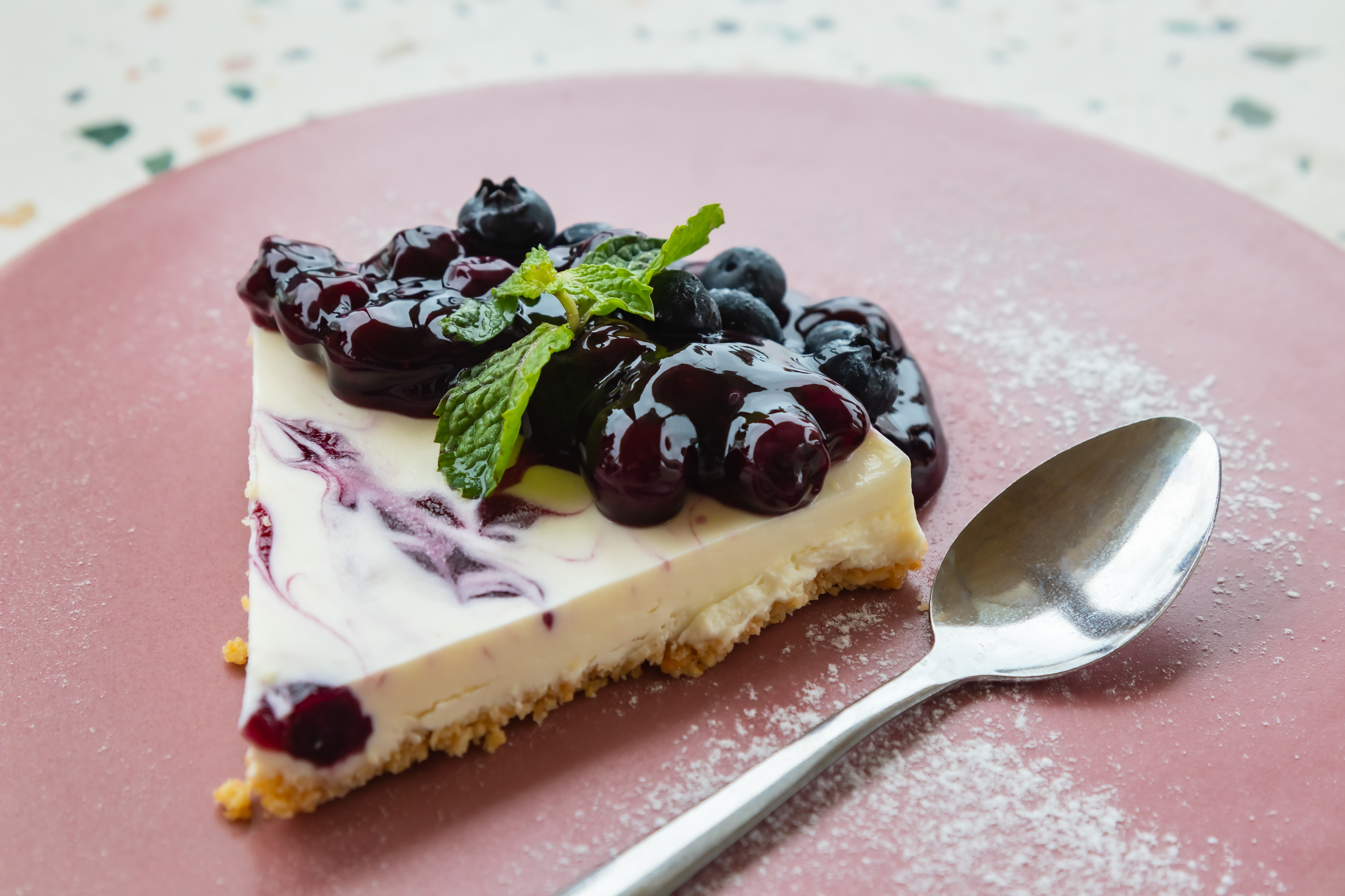 Receta: así se prepara un pie de frambuesa y arándanos