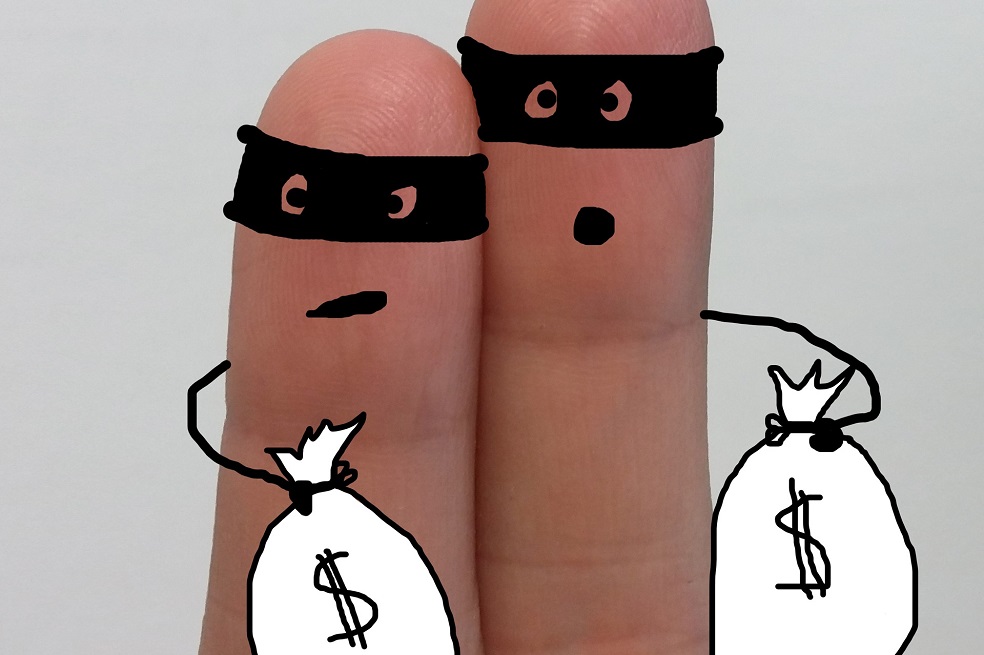 Pirámides ilegales al acecho de su prima navideña