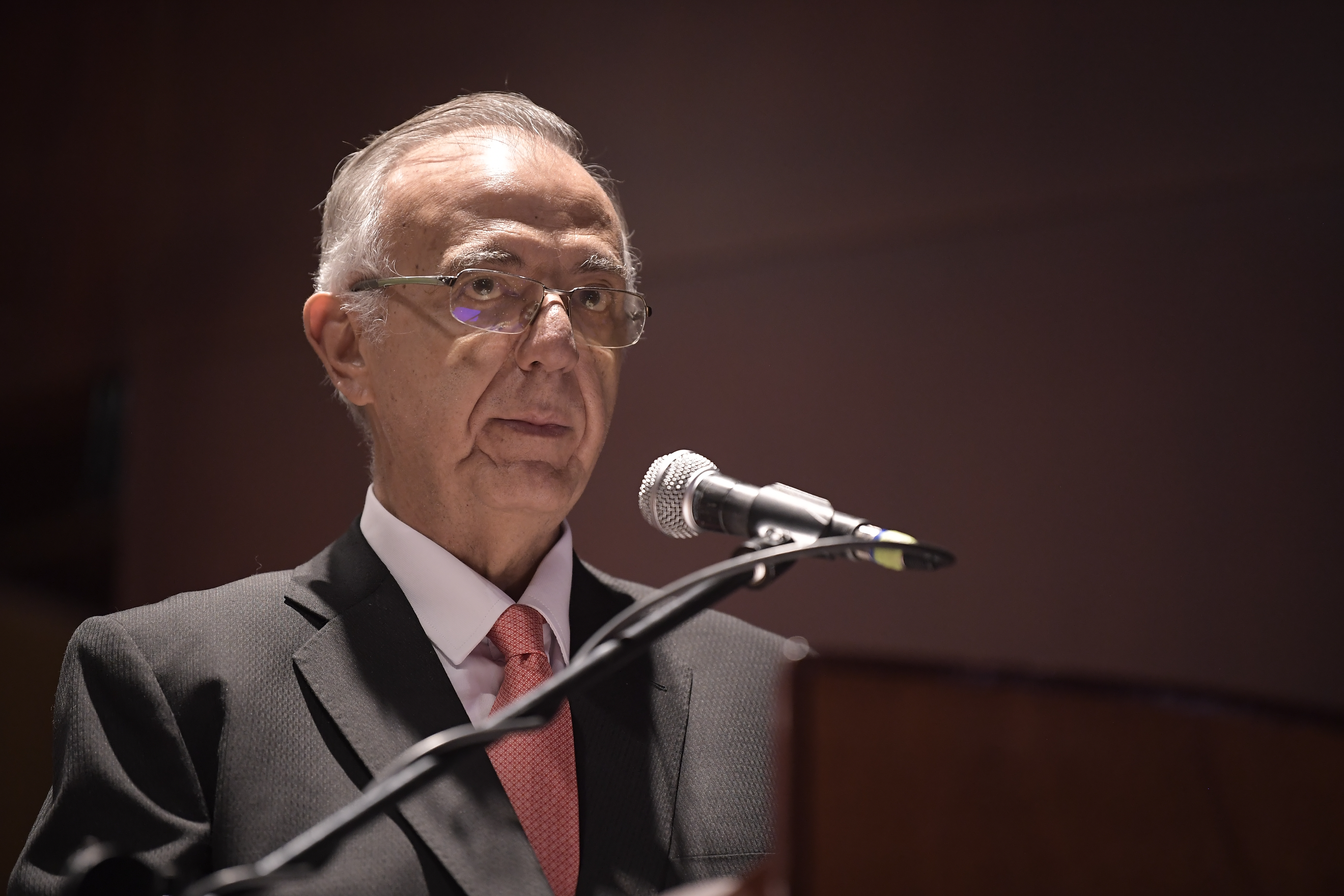 “Debió decirlo a Fiscalía”: minDefensa sobre denuncias de exviceministro por corrpción
