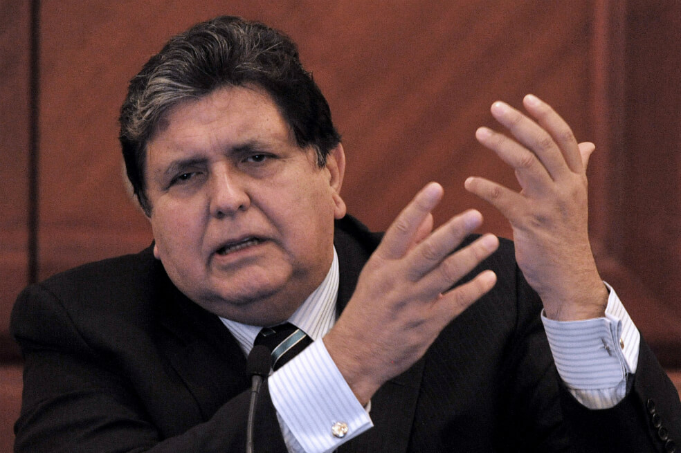 El expresidente peruano Alan García se disparó este miércoles en su domicilio de Lima cuando iba a ser detenido por orden de la Justicia por supuestos delitos de corrupción vinculados al caso Odebrecht. / AFP